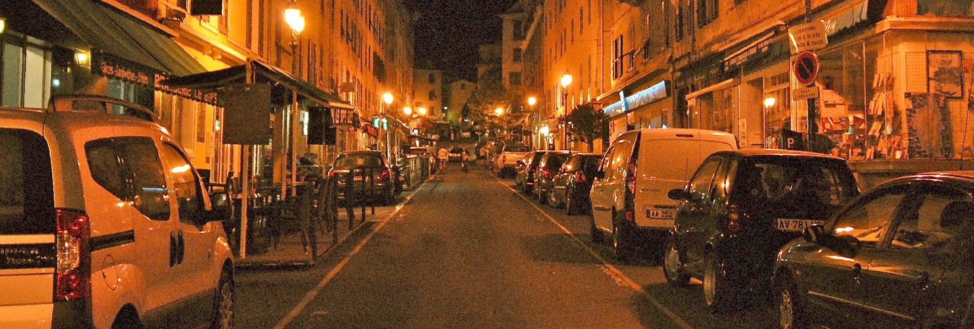 The main street: le Cours Paoli